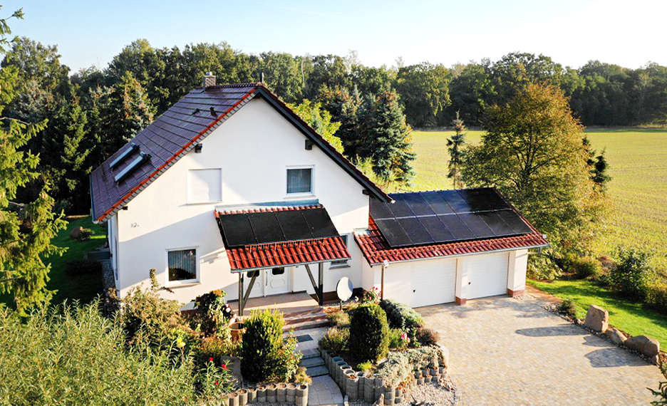 독일 브란덴부르크 지역의 주택에 설치된 한화큐셀 태양광 모듈